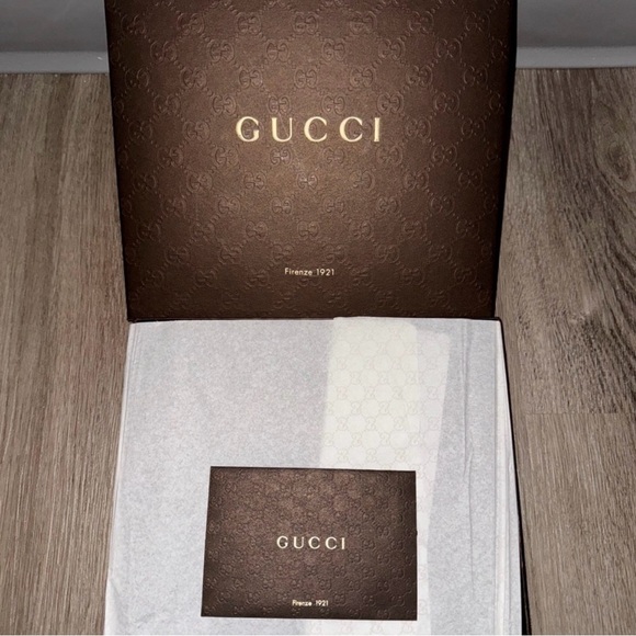 Gucci Men’s Scarf - Picture 7 of 8